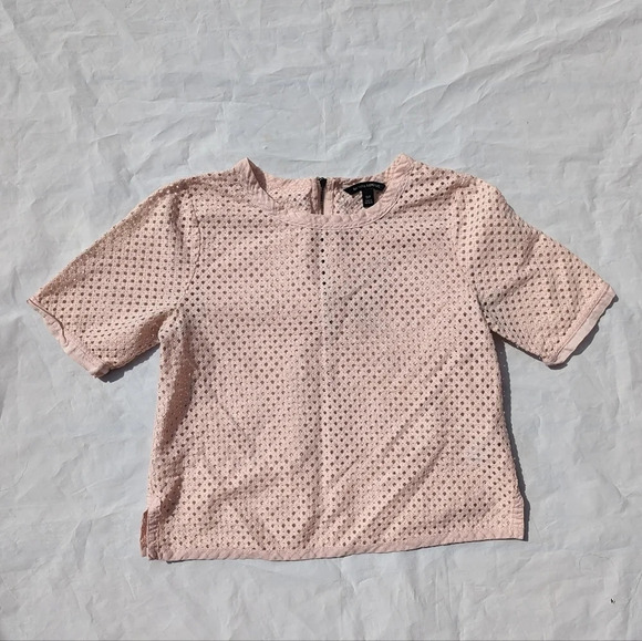 Banana  Republic Embroidered Eyelet Pink Top T Shirt Woman's Small Barbie - Picture 2 of 9